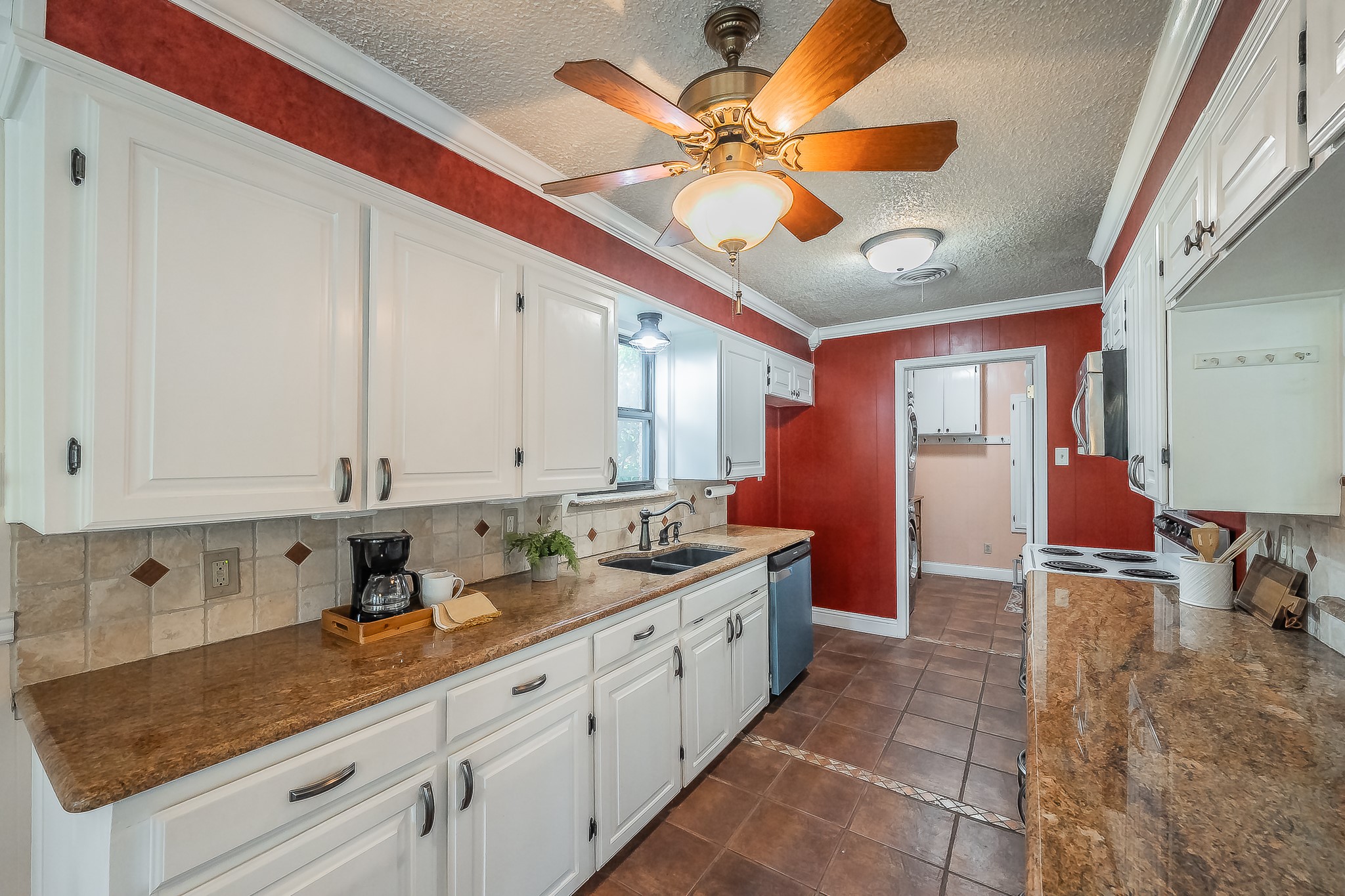 5828 Westcrest Drive W Edgecliff Village TX 76134