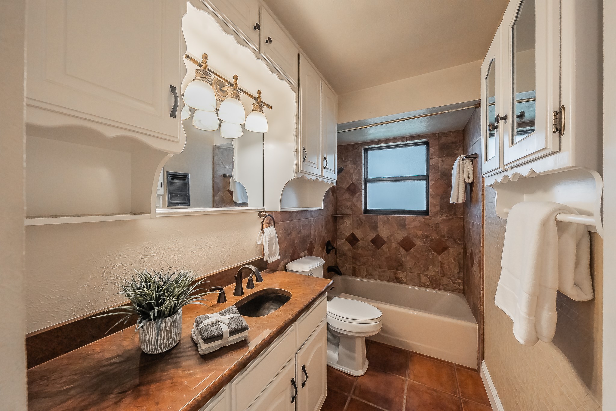 5828 Westcrest Drive W Edgecliff Village TX 76134