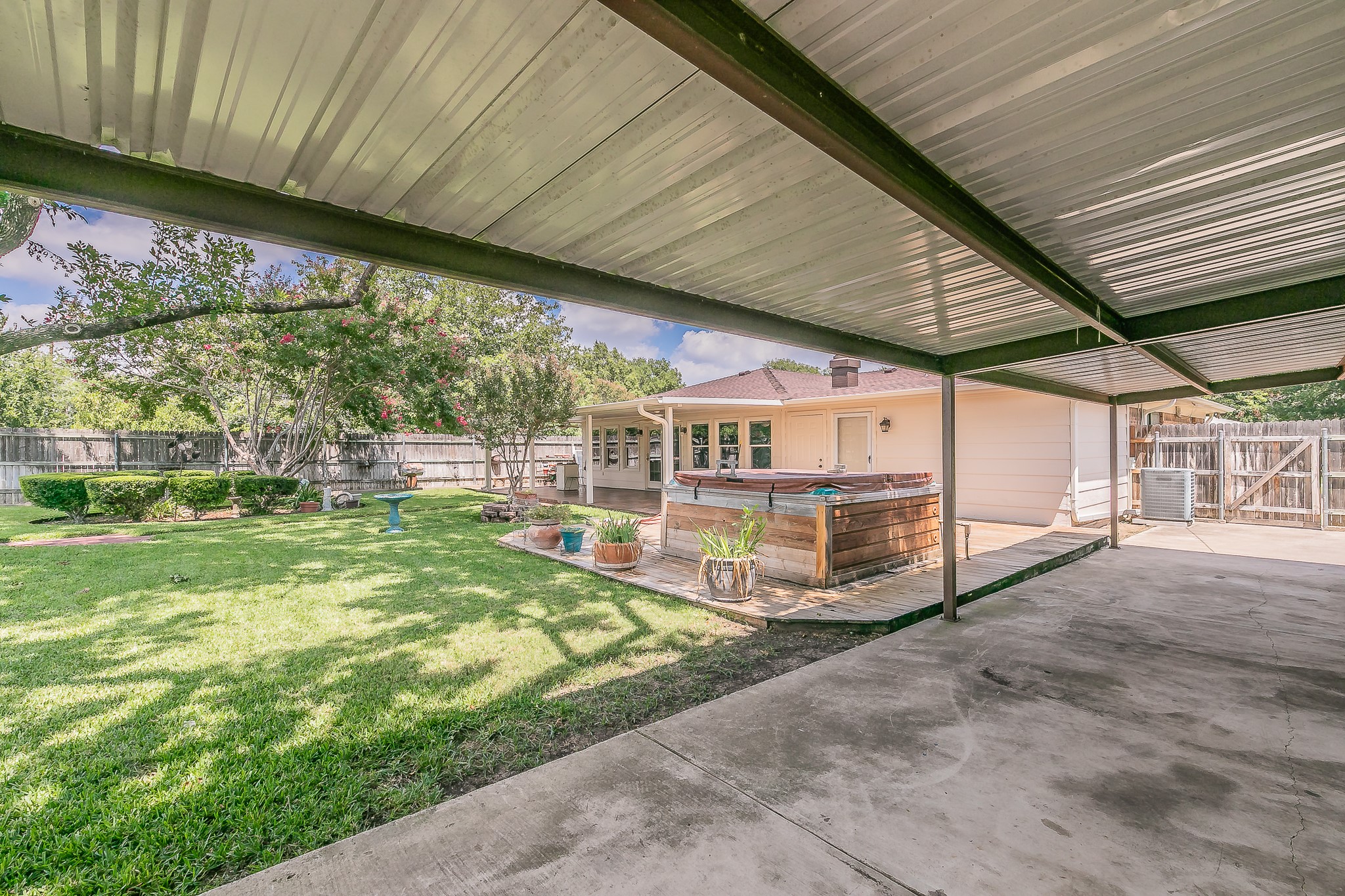 5828 Westcrest Drive W Edgecliff Village TX 76134