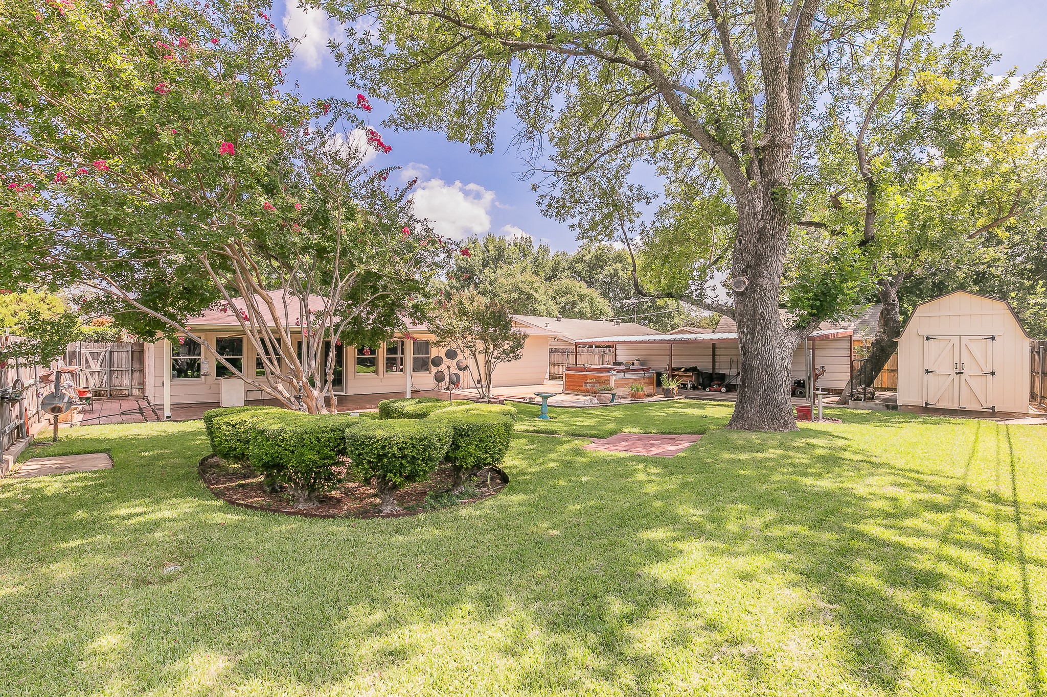 5828 Westcrest Drive W Edgecliff Village TX 76134