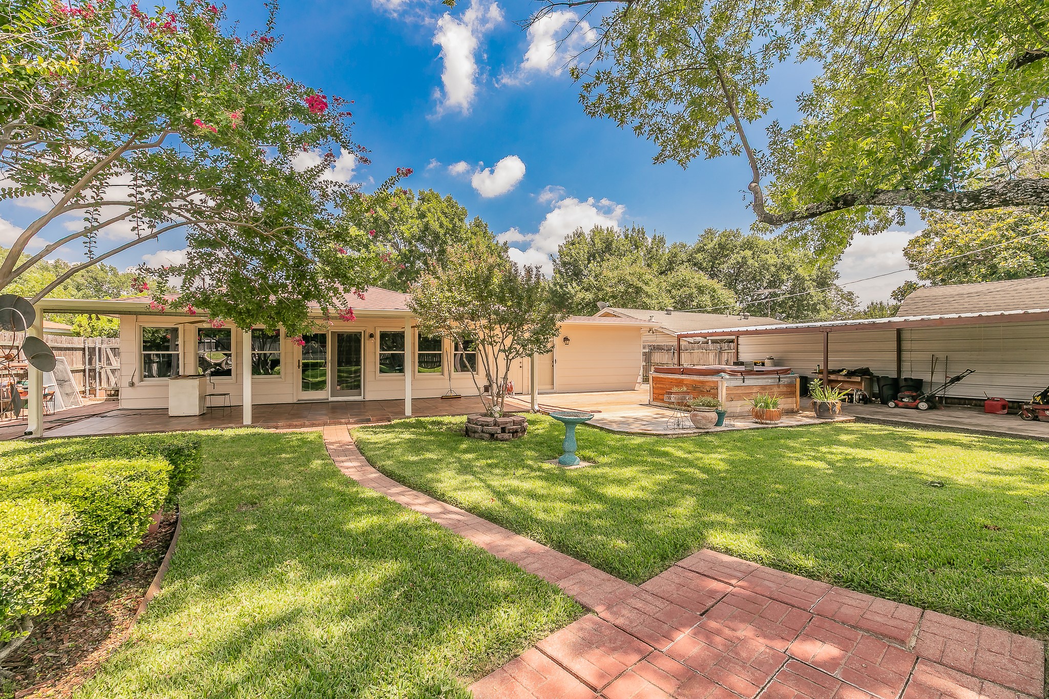5828 Westcrest Drive W Edgecliff Village TX 76134