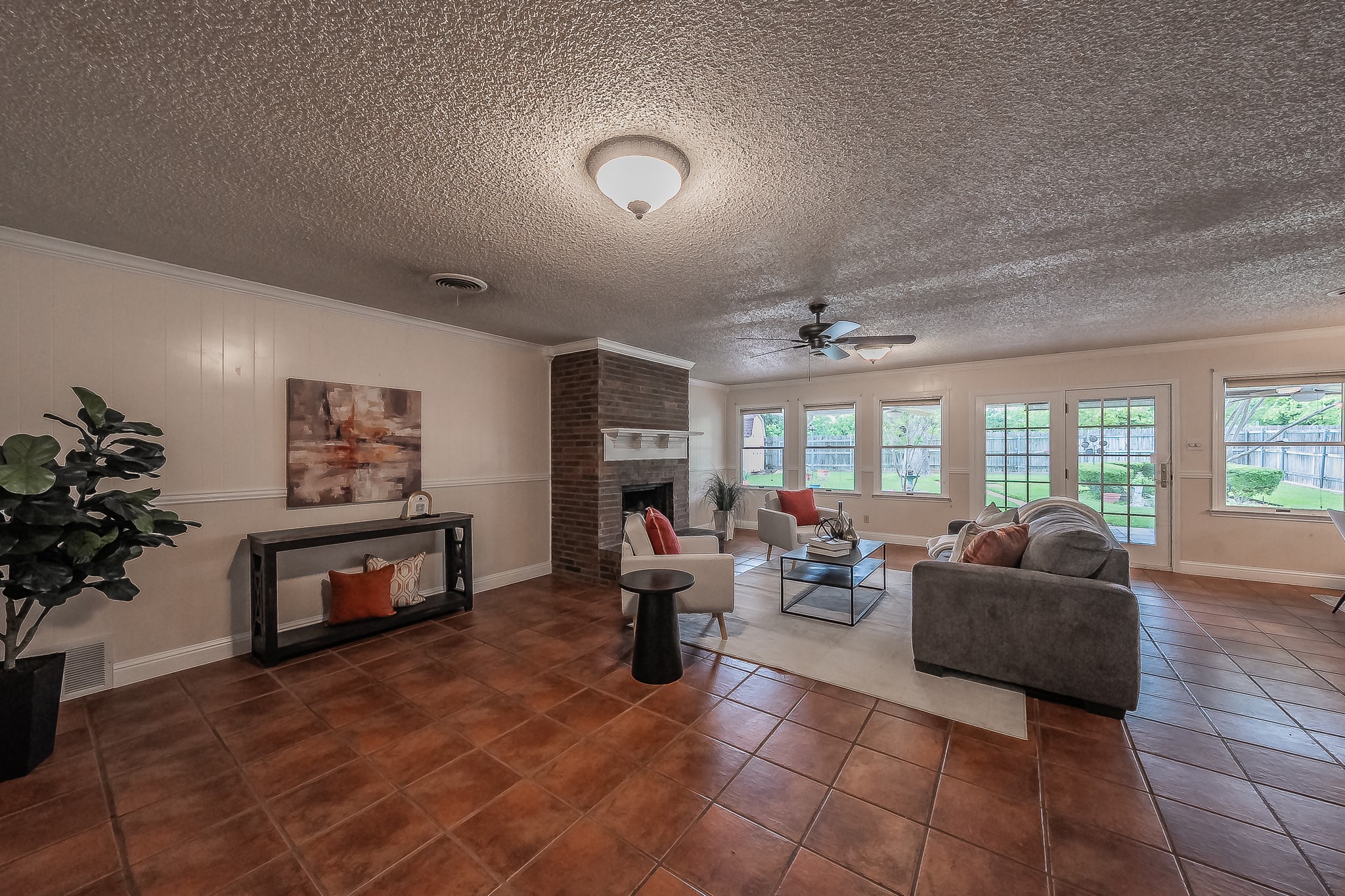 5828 Westcrest Drive W Edgecliff Village TX 76134