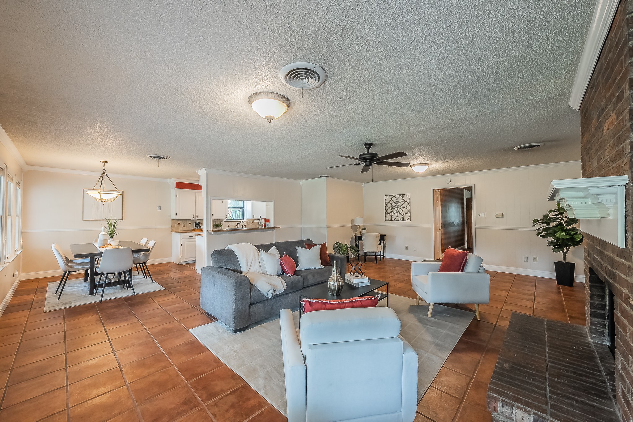 5828 Westcrest Drive W Edgecliff Village TX 76134