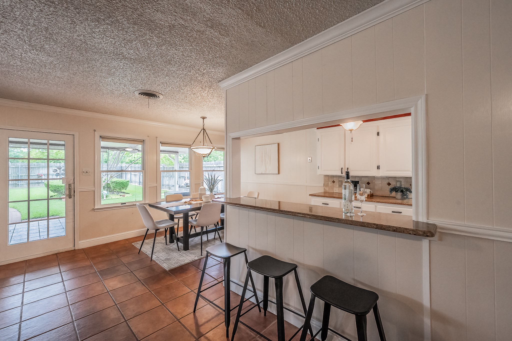 5828 Westcrest Drive W Edgecliff Village TX 76134
