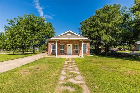 603 N Harrison Street West TX 76691