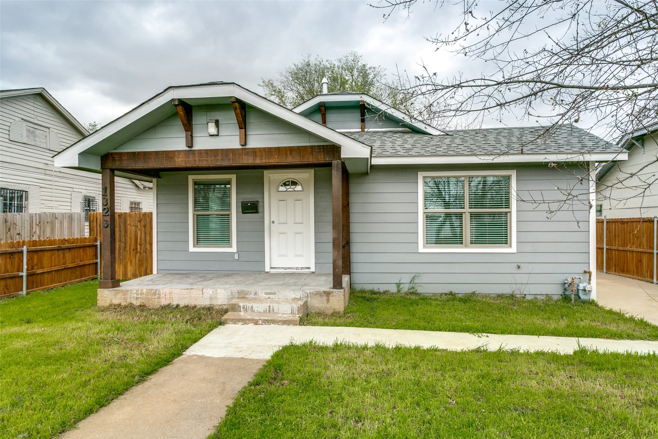 1323 Strickland Street Dallas TX 75216