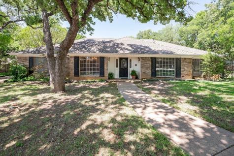 2105 Rosslyn Chapel Court Arlington TX 76012