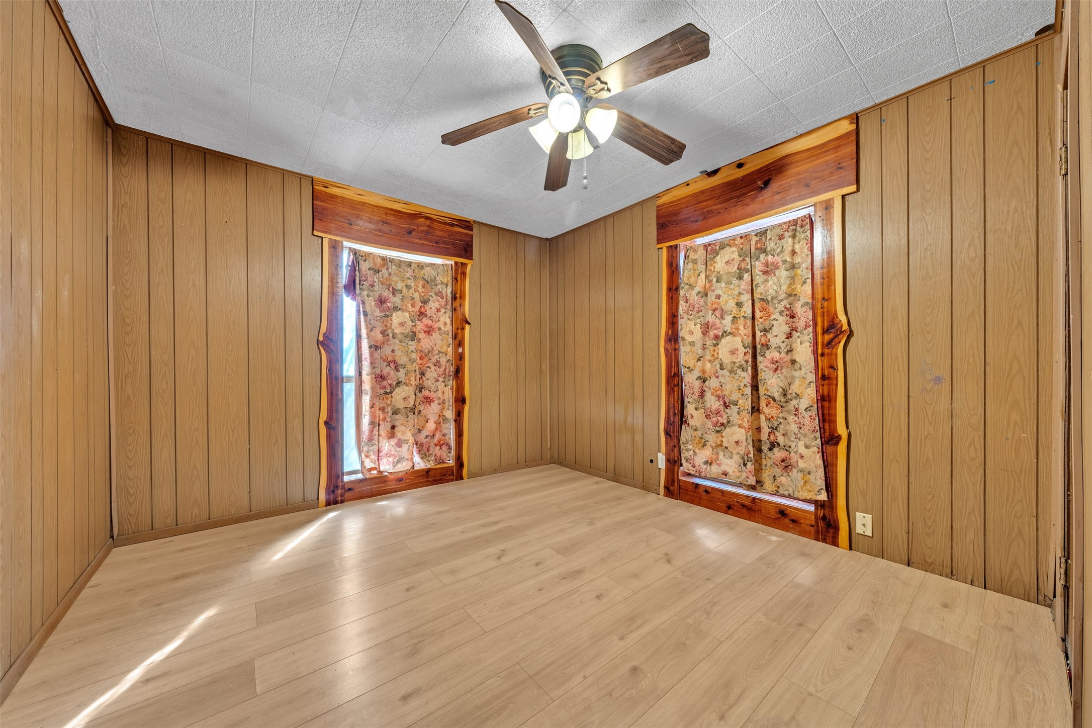 5920 Walnut Creek Drive Granbury TX 76049