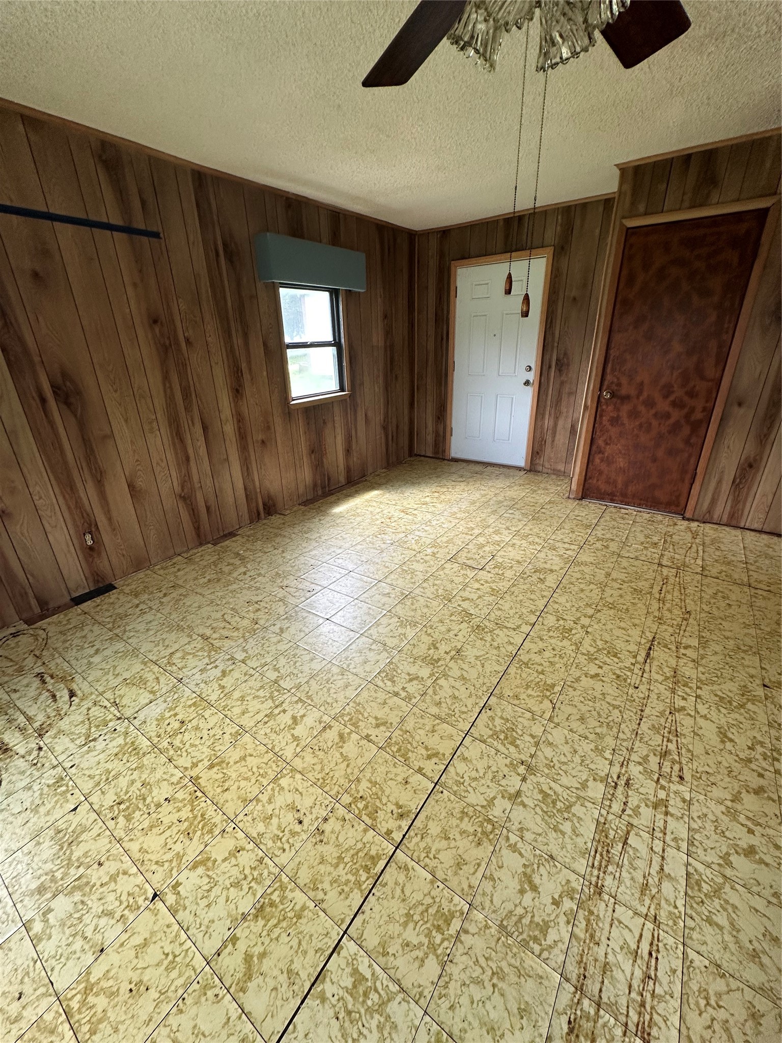 8208 Pearl Lillian TX 76061