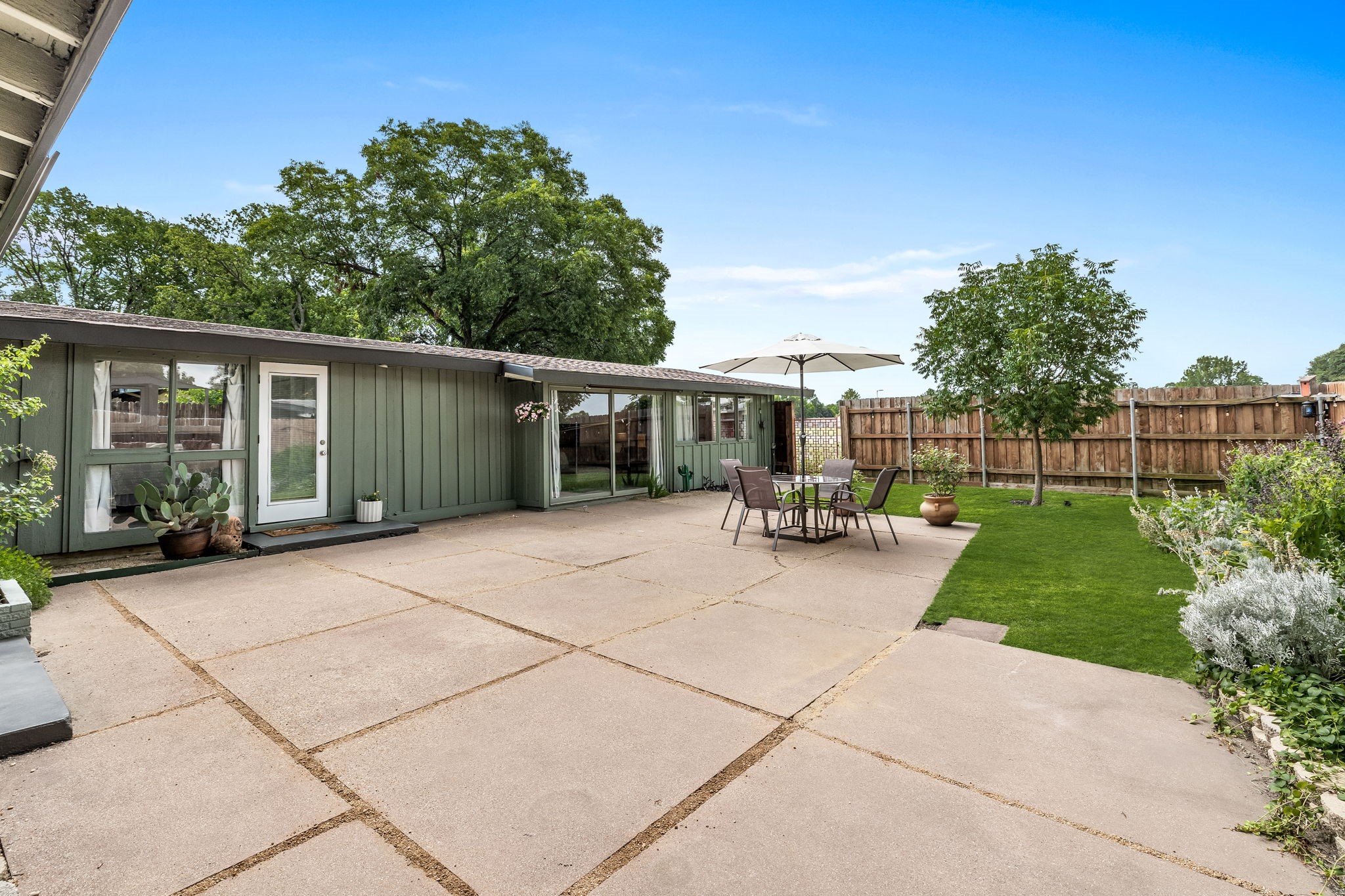 2633 Millmar Drive Dallas TX 75228