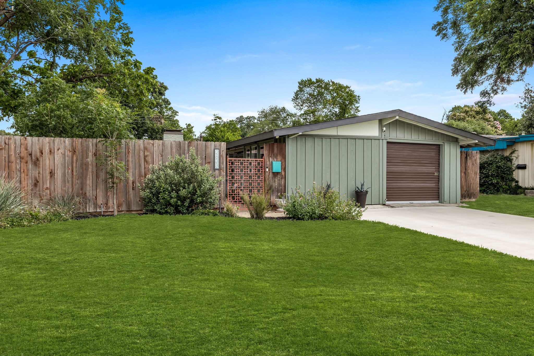 2633 Millmar Drive Dallas TX 75228