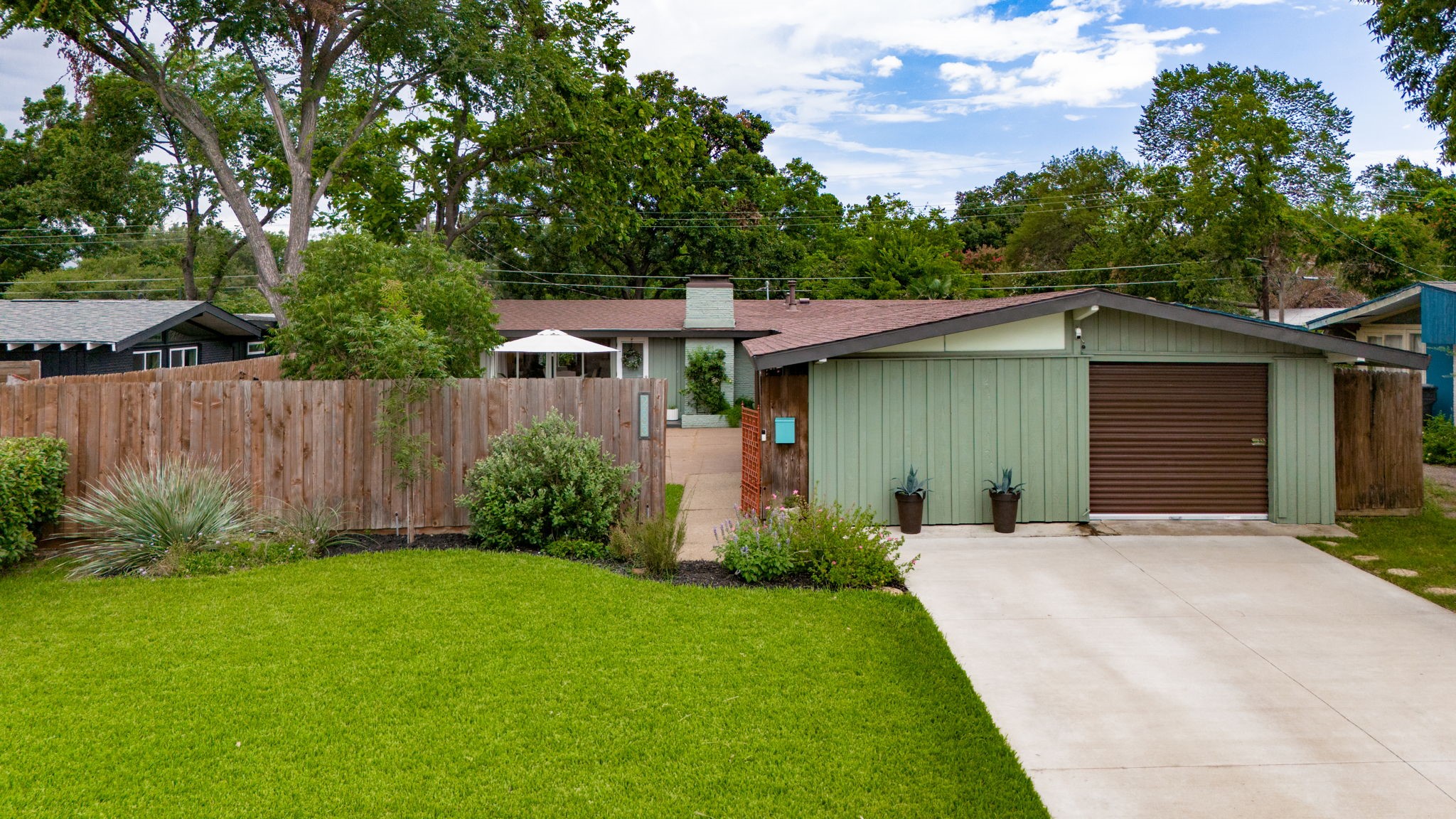 2633 Millmar Drive Dallas TX 75228