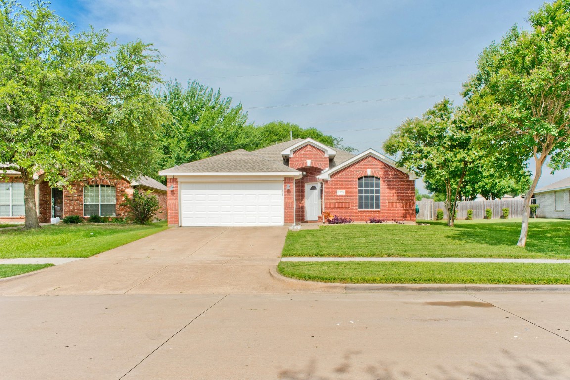2772 Pleasant Hill Road Grand Prairie TX 75052