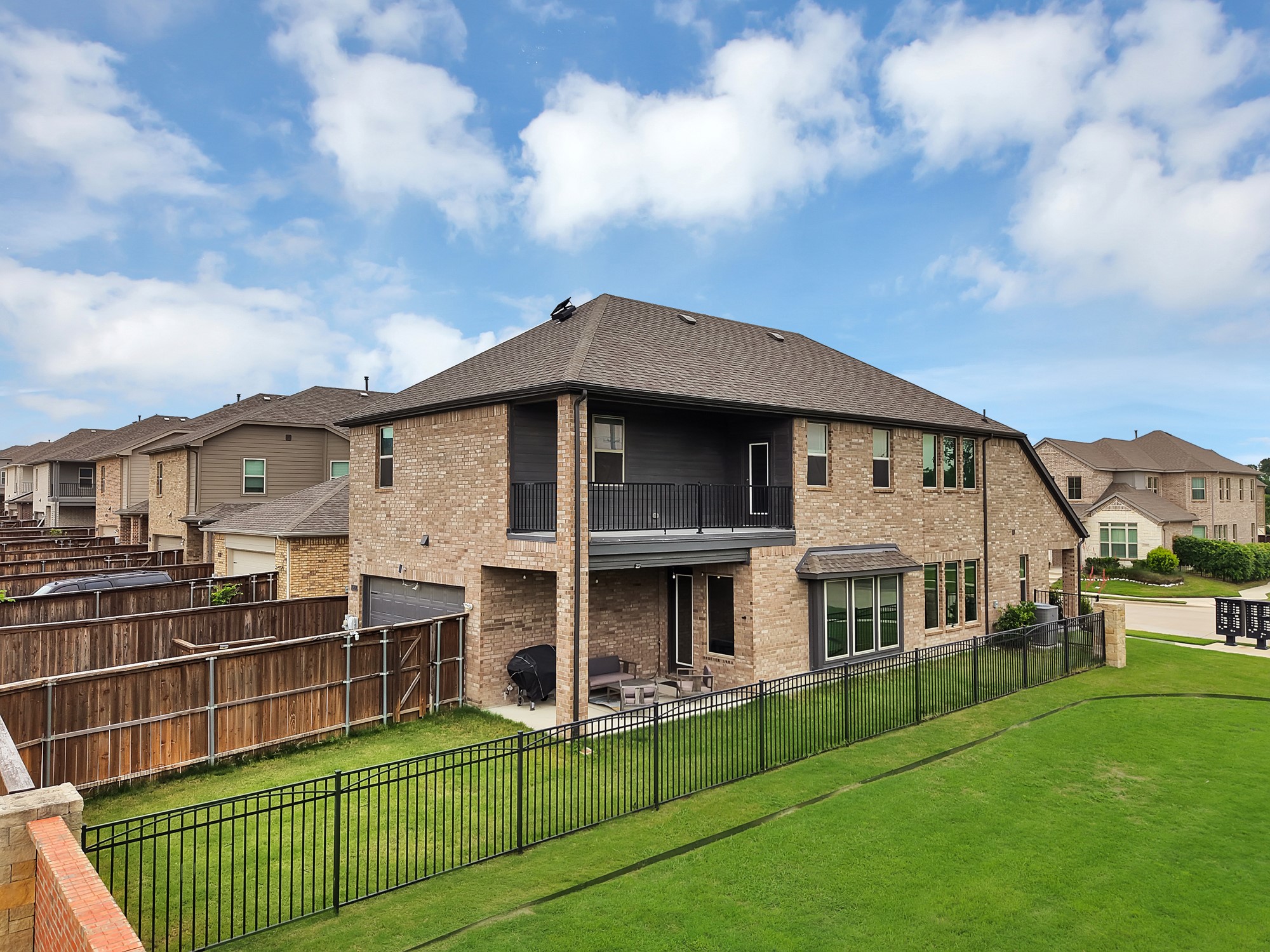 2502 Westbank Trail Garland TX 75042