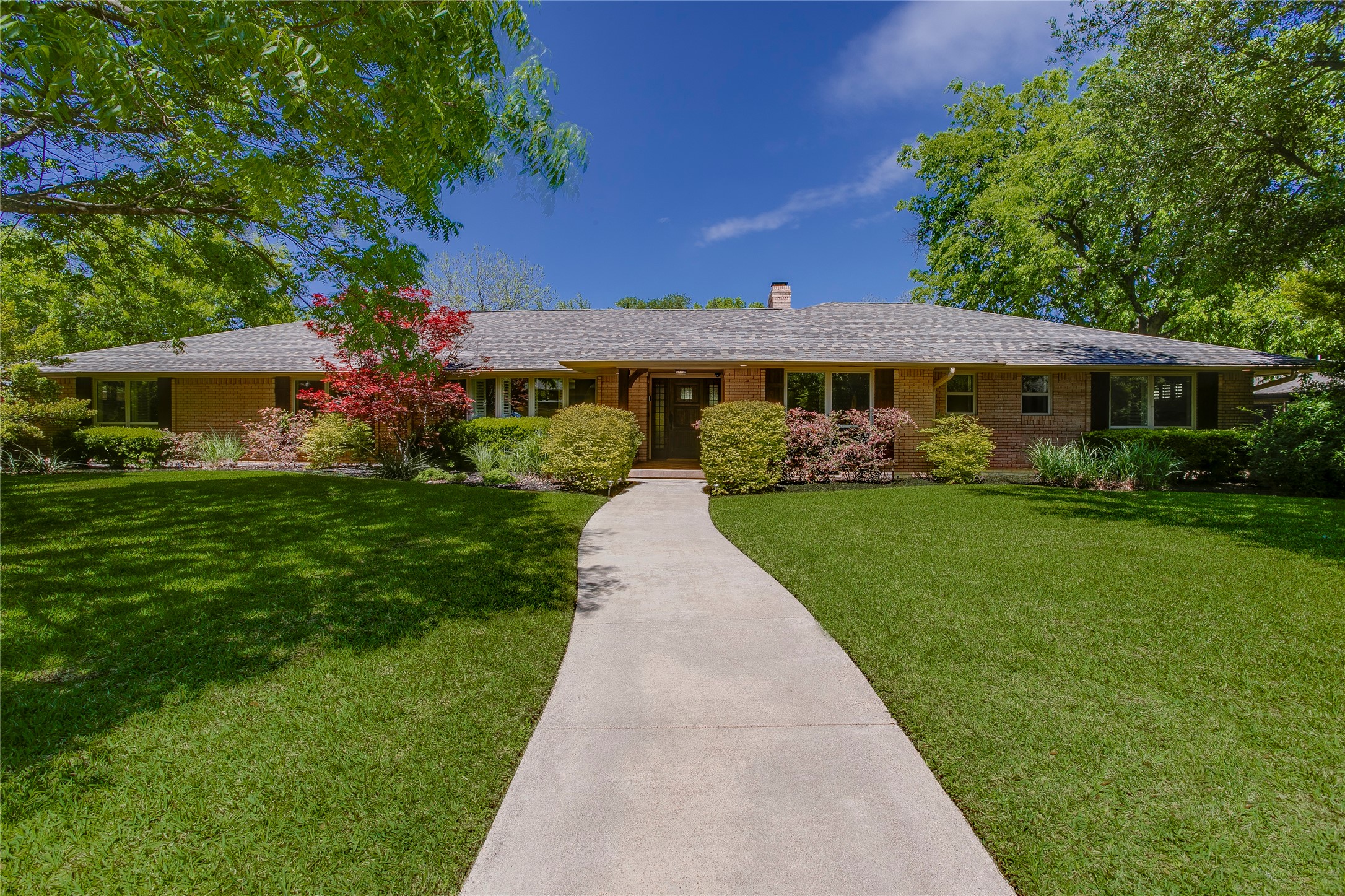 7015 Midbury Drive Dallas TX 75230