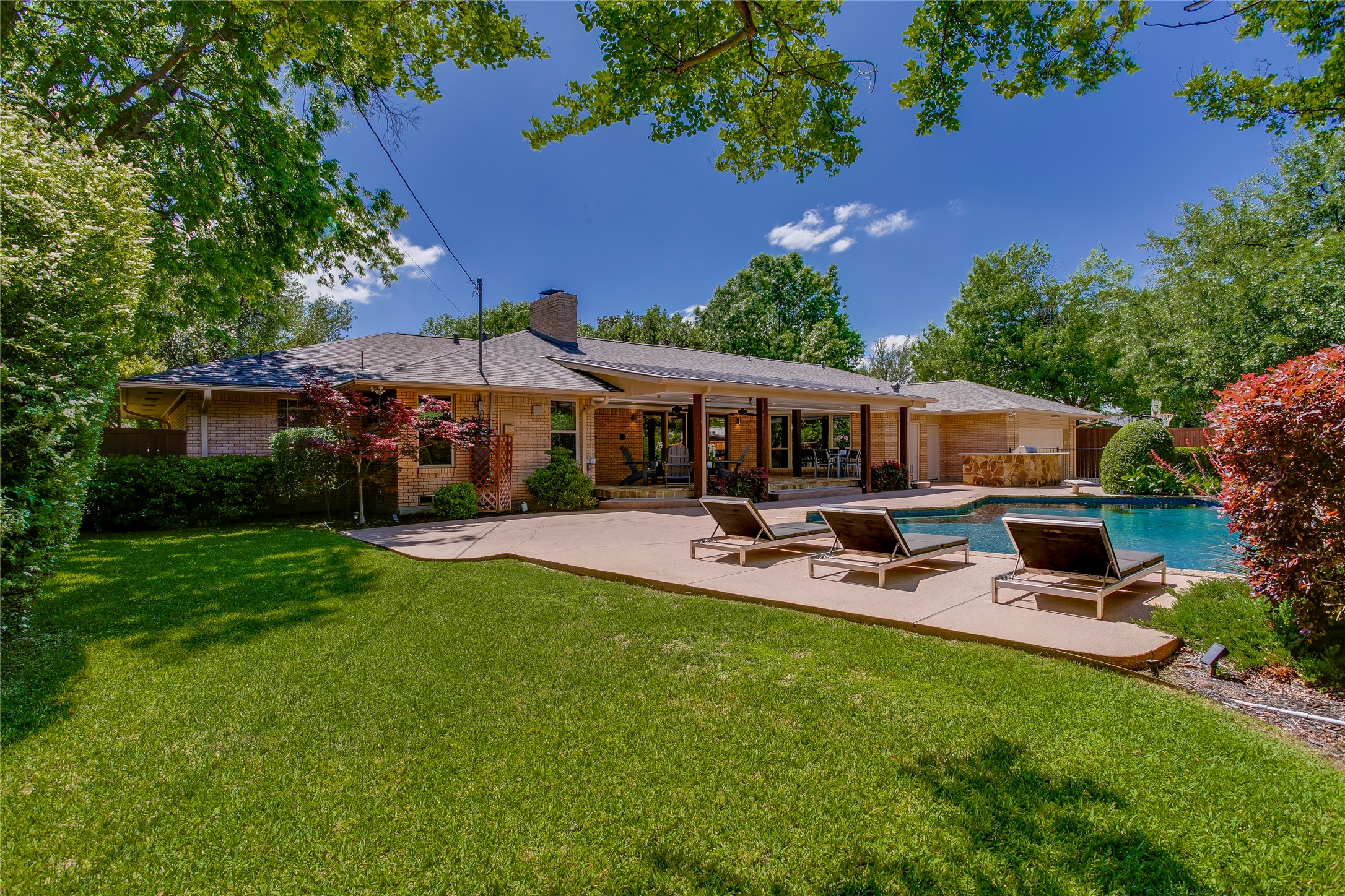 7015 Midbury Drive Dallas TX 75230
