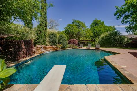 7015 Midbury Drive Dallas TX 75230