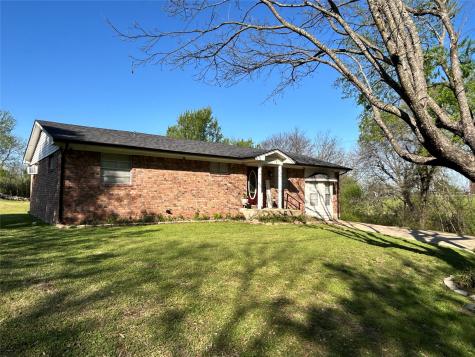 303 N Caesar Street Ennis TX 75119
