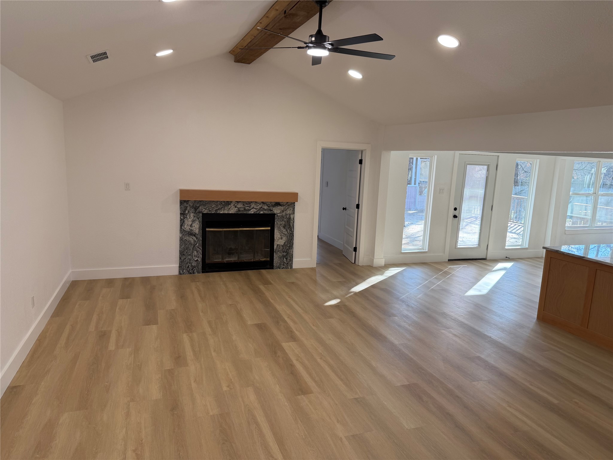 129 Oak Trail Burleson TX 76028
