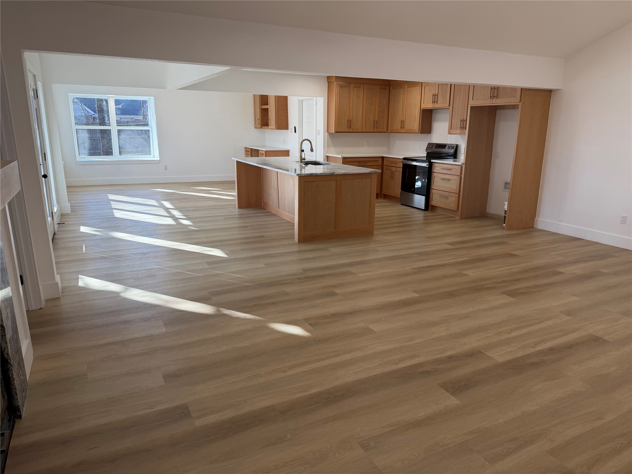 129 Oak Trail Burleson TX 76028