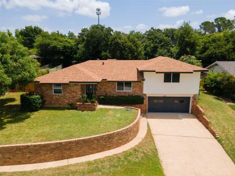 1228 Brookside Drive Hurst TX 76053