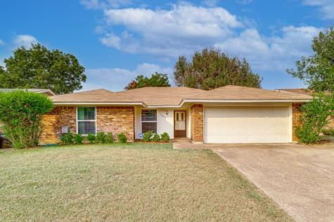 3829 Blue Grass Lane Fort Worth TX 76133