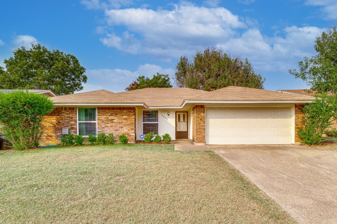 3829 Blue Grass Lane Fort Worth TX 76133