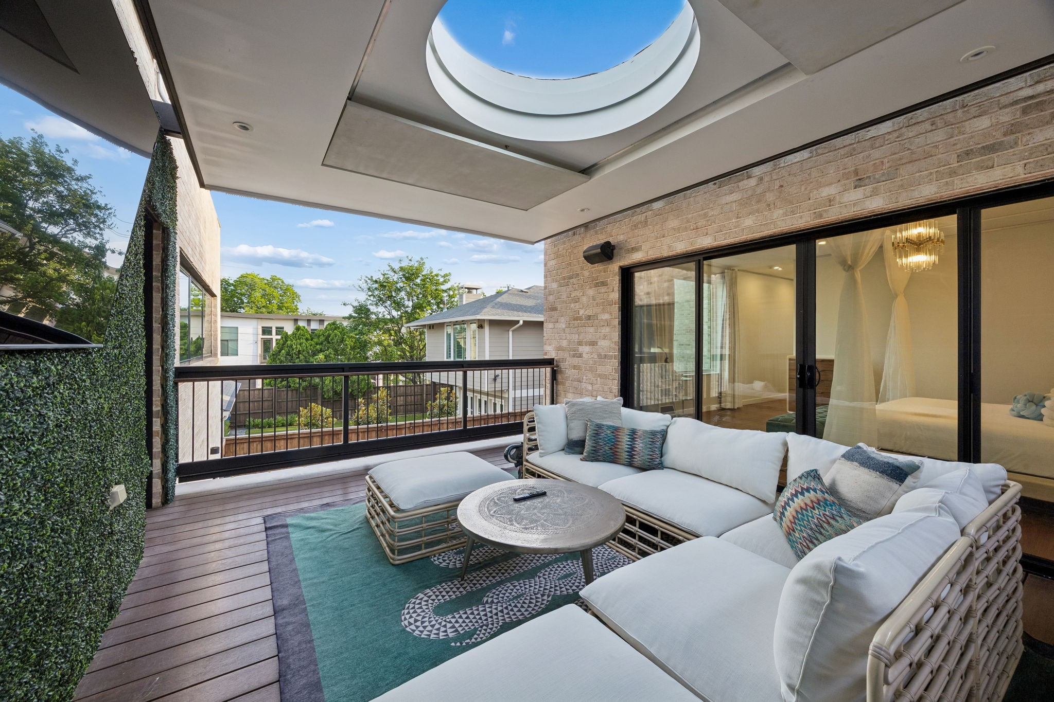 2010 Mcmillan Avenue Dallas TX 75206