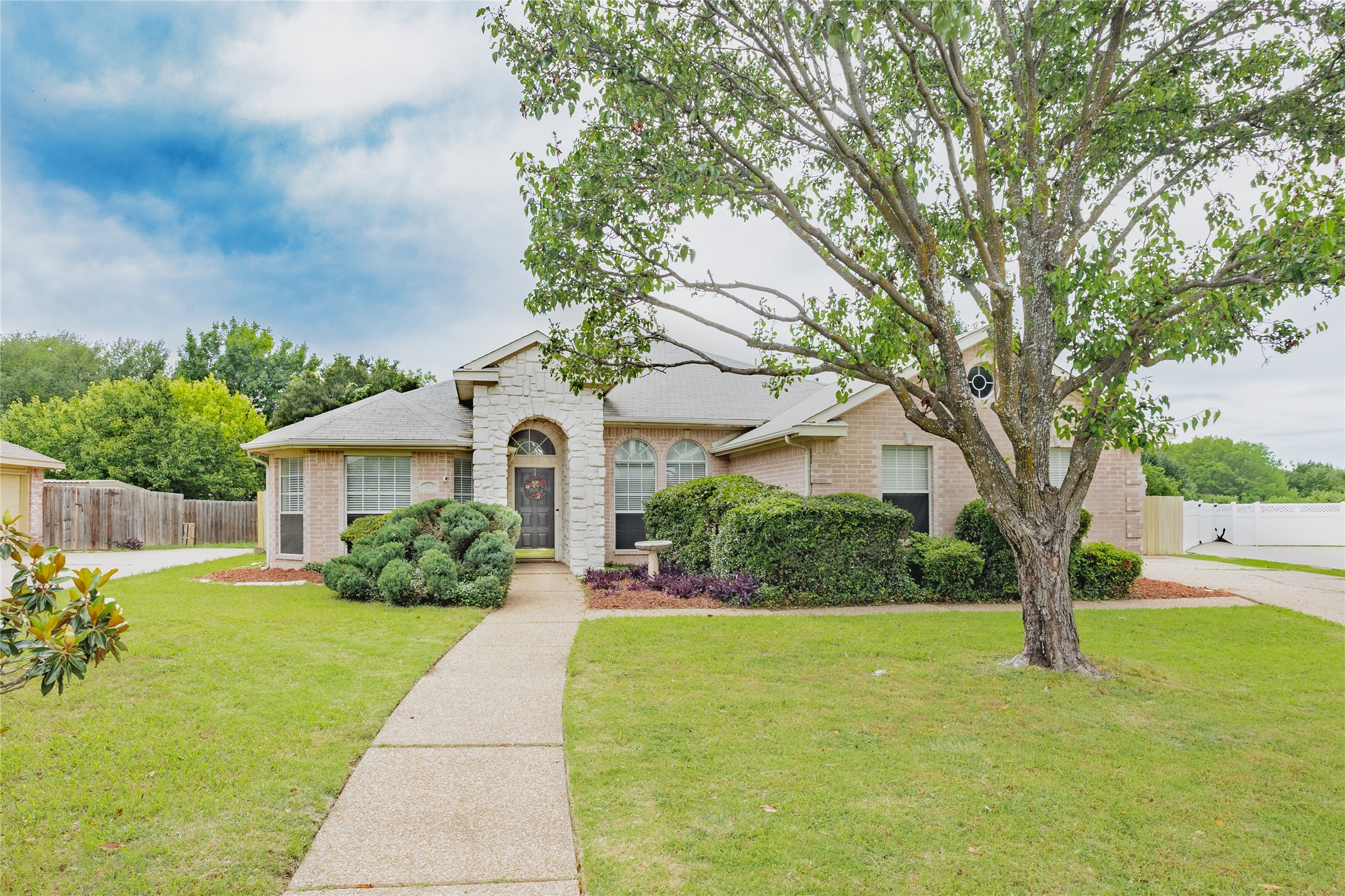7115 Oaklawn Sachse TX 75048