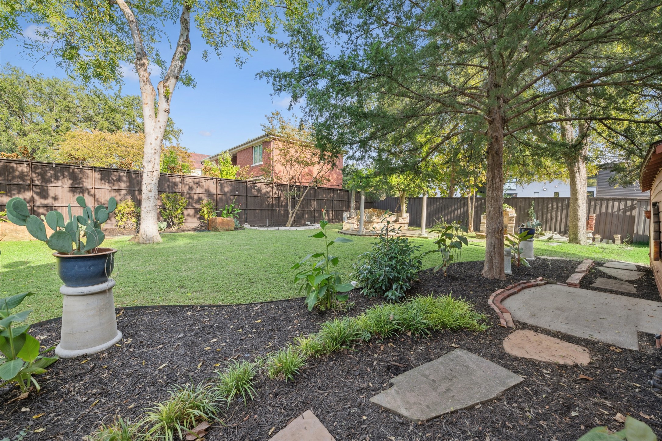 6006 Swiss Avenue Dallas TX 75214