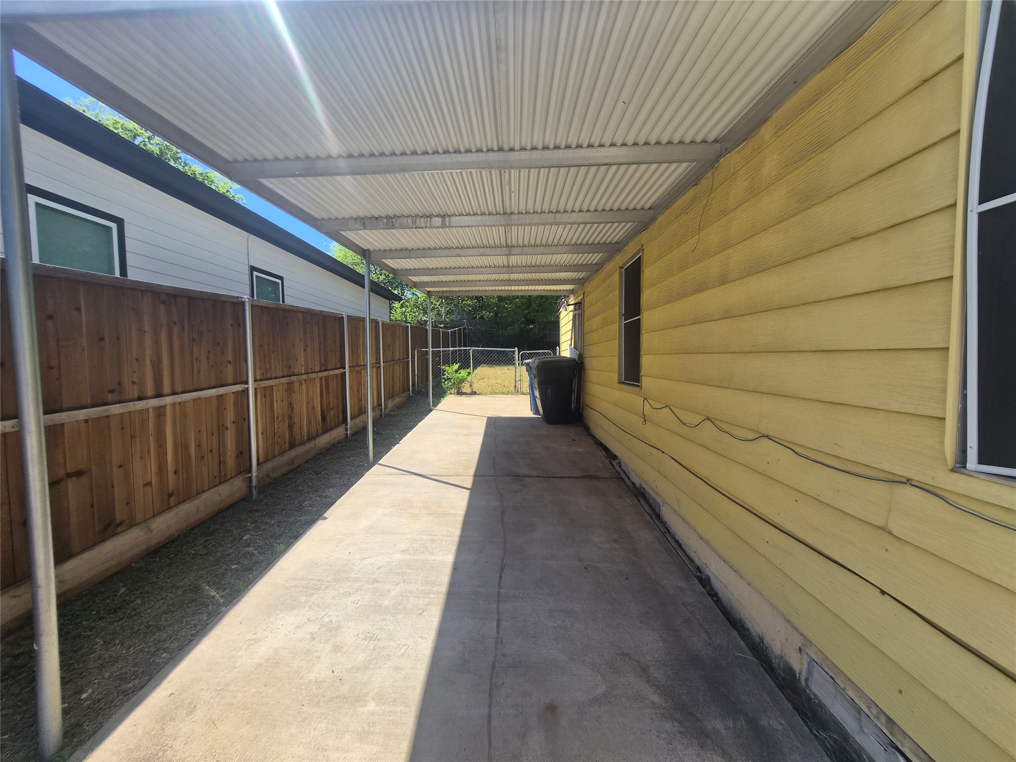 335 Avenue J Dallas TX 75203