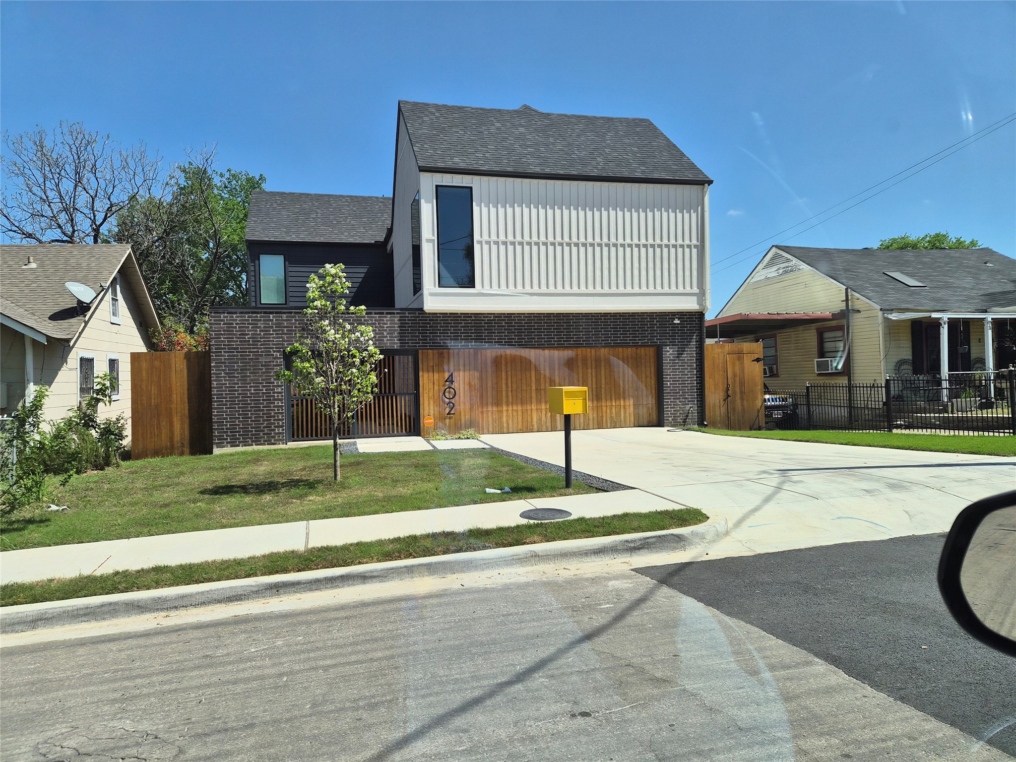 335 Avenue J Dallas TX 75203