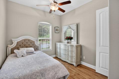 510 Garden Avenue Euless TX 76039