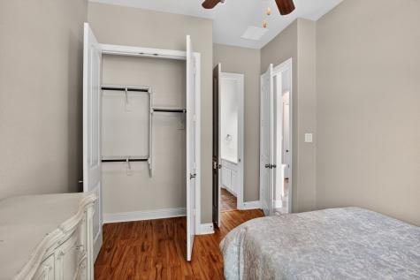 510 Garden Avenue Euless TX 76039