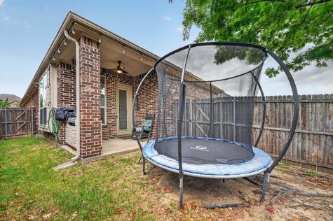 510 Garden Avenue Euless TX 76039