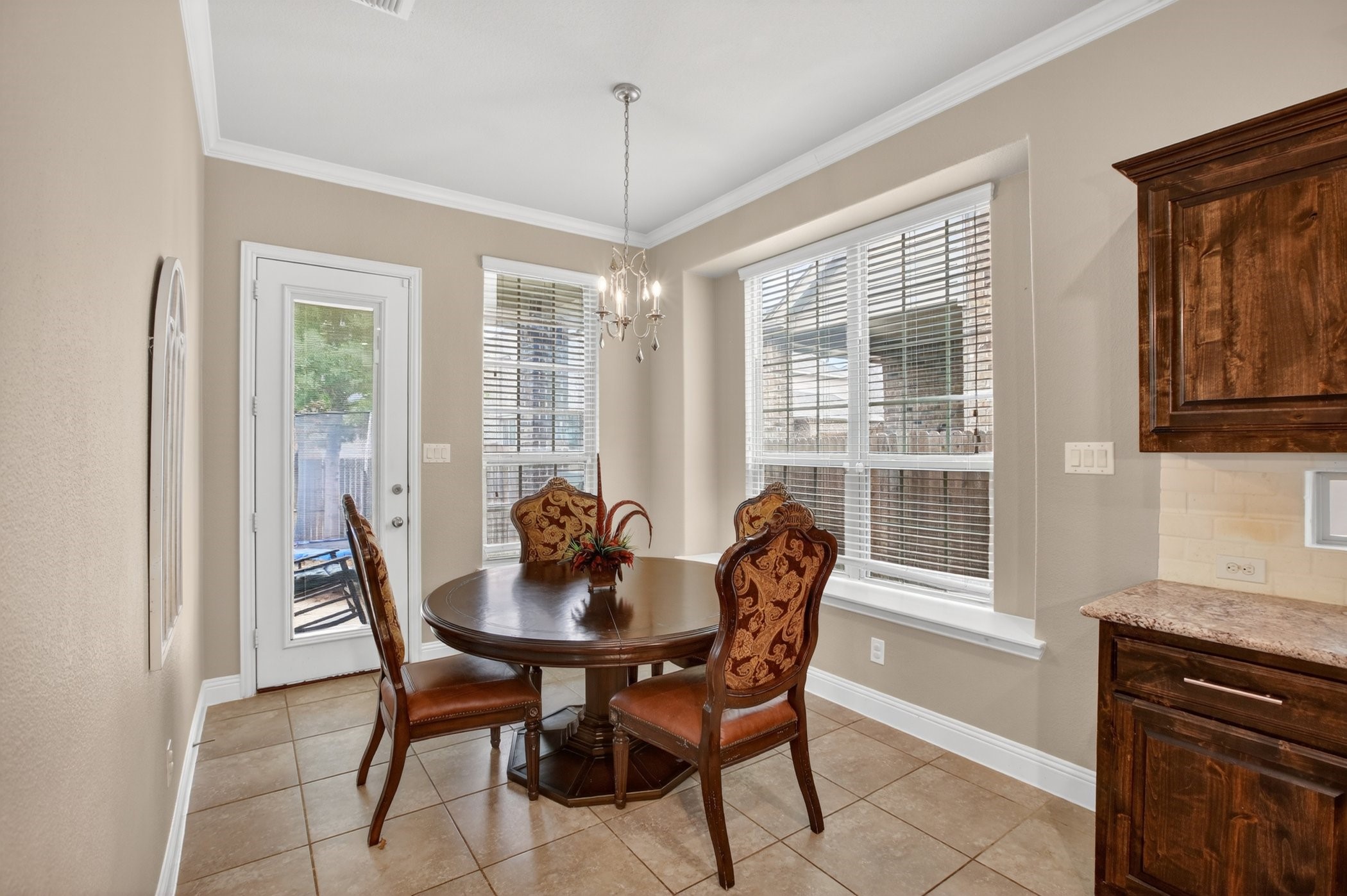 510 Garden Avenue Euless TX 76039