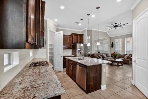 510 Garden Avenue Euless TX 76039