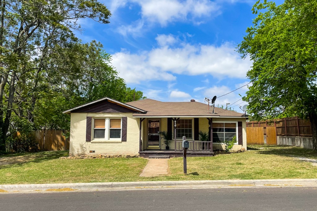810 S Elm Street Weatherford TX 76086