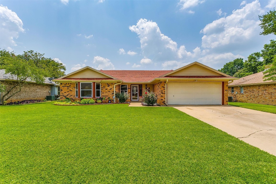 1020 Westminster Lane Mansfield TX 76063