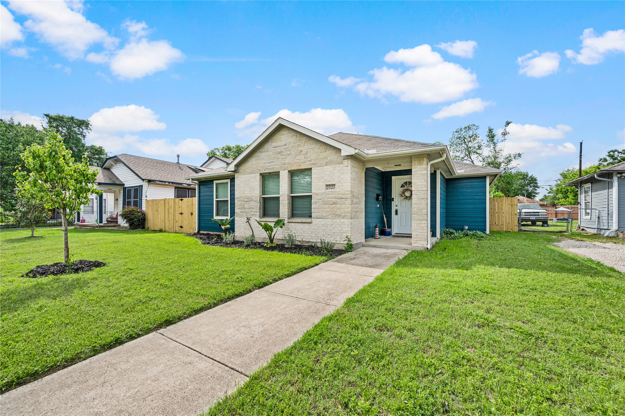 2522 Kingston Street Dallas TX 75211