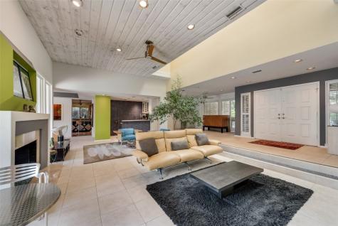 100 Macarthur Court Irving TX 75061
