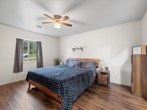106 Edith Street Bowie TX 76230