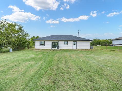 106 Edith Street Bowie TX 76230