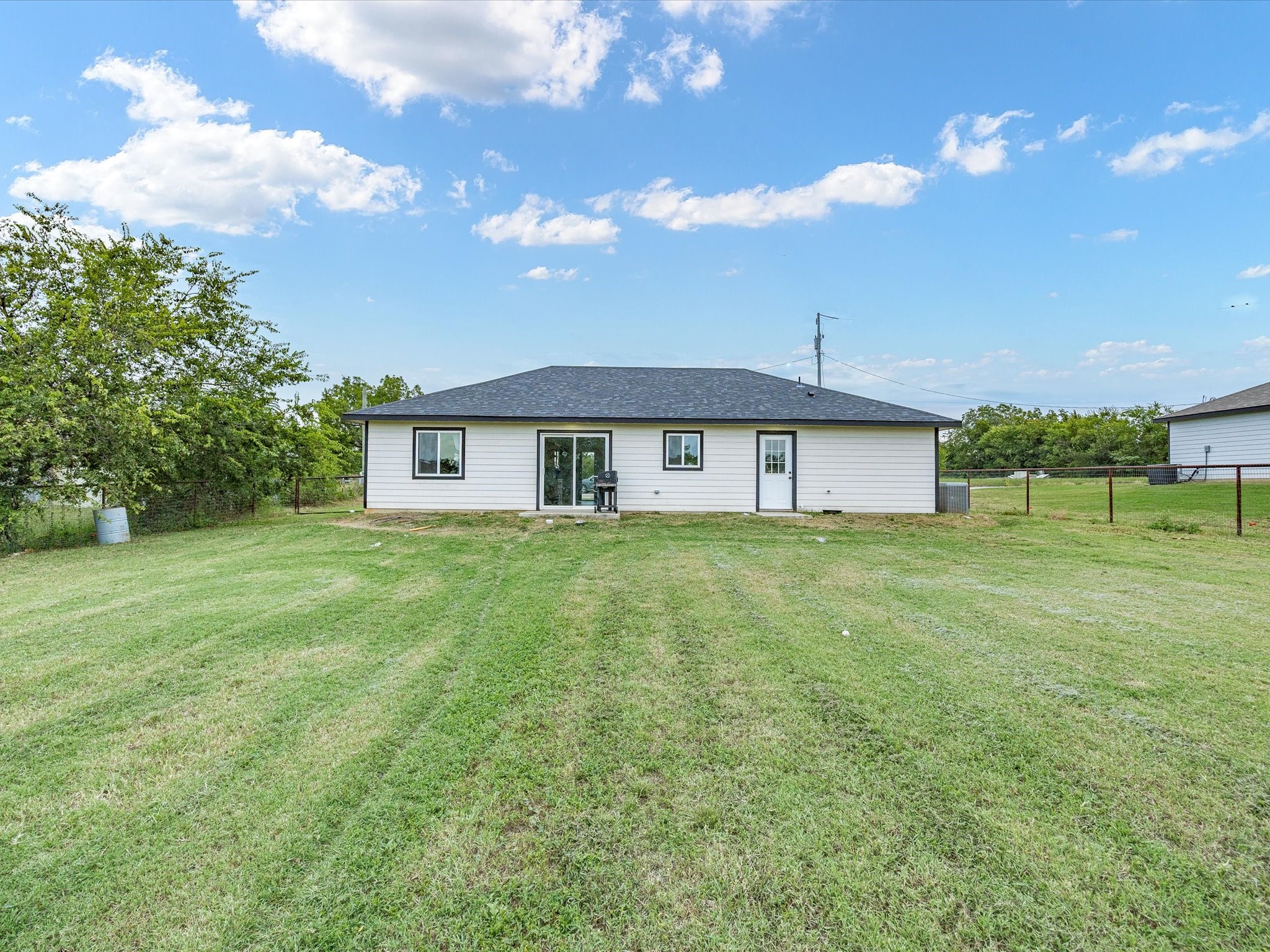 106 Edith Street Bowie TX 76230