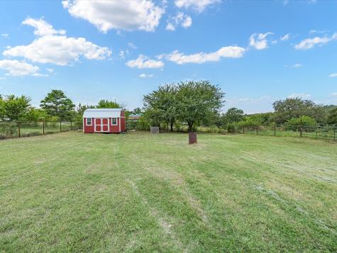 106 Edith Street Bowie TX 76230