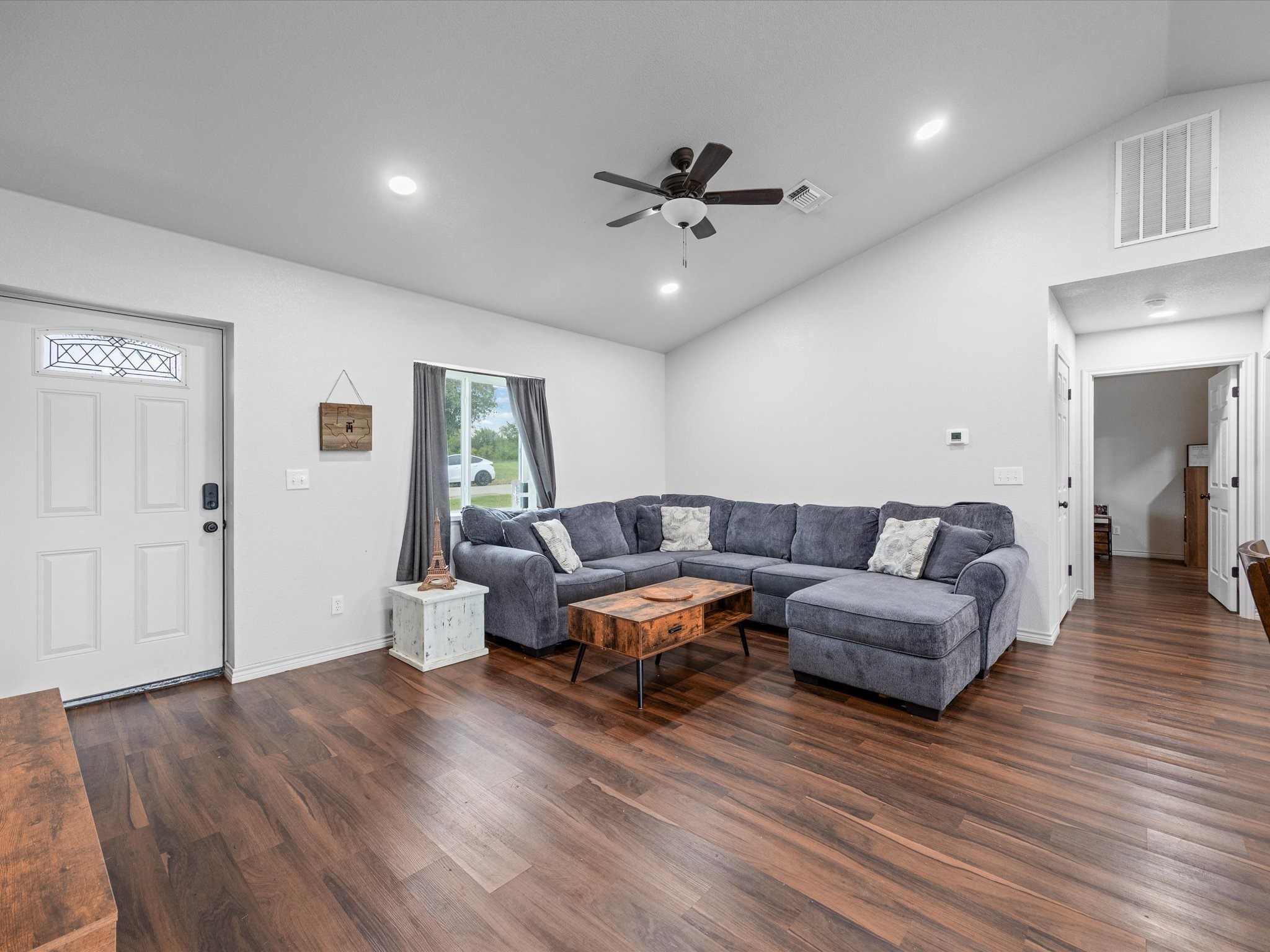 106 Edith Street Bowie TX 76230