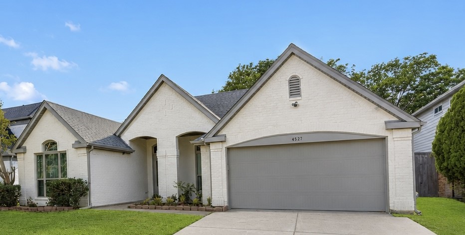 4527 Wescott Drive Grand Prairie TX 75052