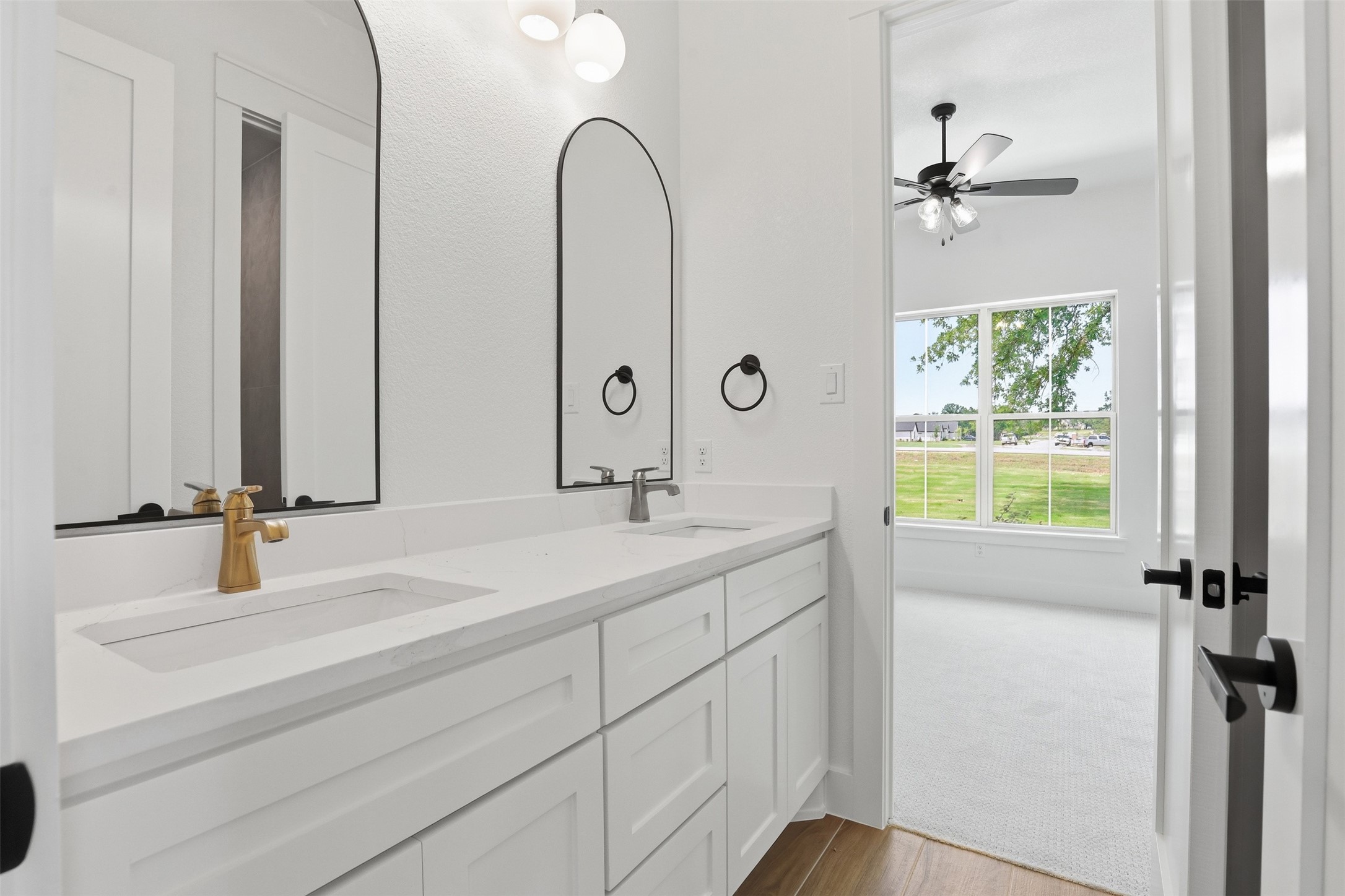 1004 Arbor Vista Azle TX 76020