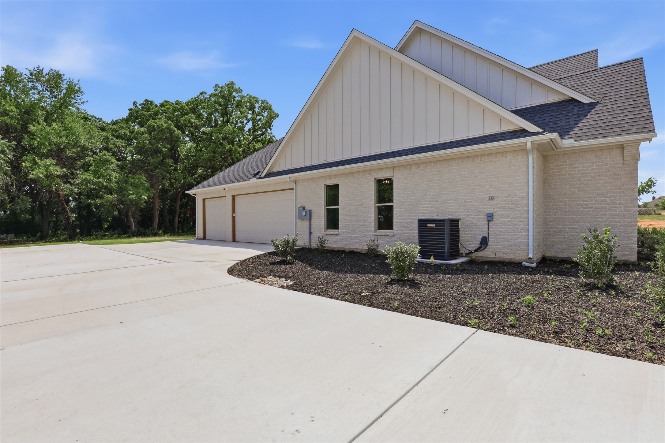 1004 Arbor Vista Azle TX 76020
