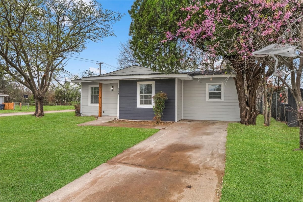 3744 S Hughes Avenue Fort Worth TX 76119